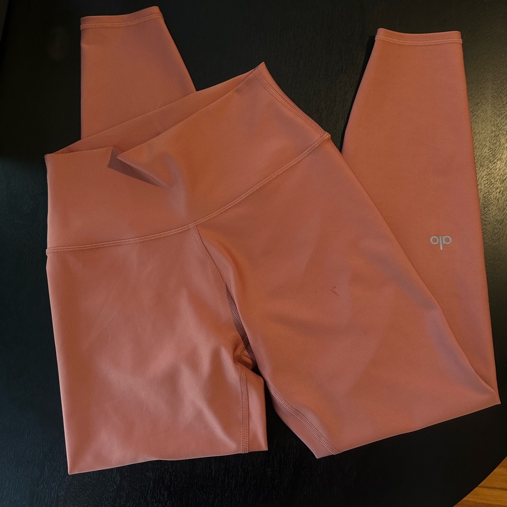 Alo highwaist airlift leggings